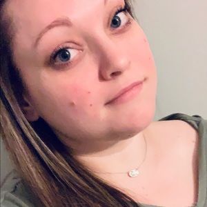 Meet your Posher, Caitie